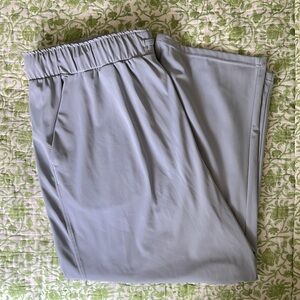 32 Cool Athleisure Cropped Pant Size XL